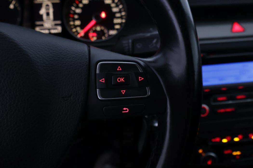 VOLKSWAGEN Passat 2010