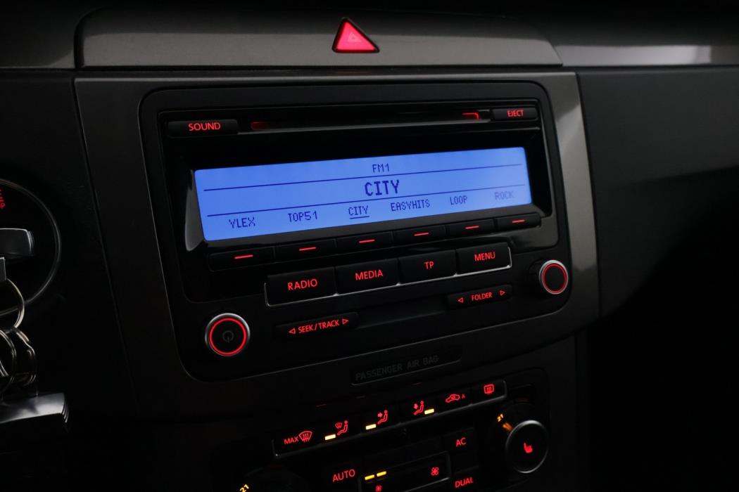 VOLKSWAGEN Passat 2010