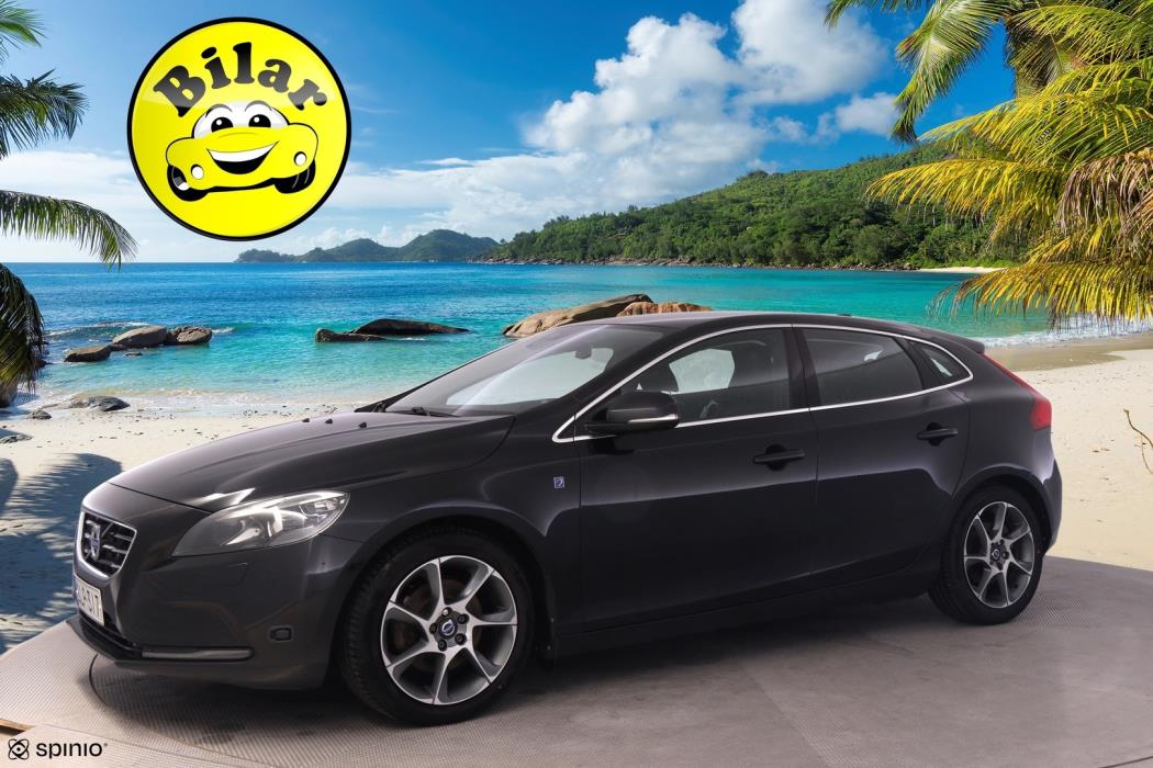 VOLVO V40 2015