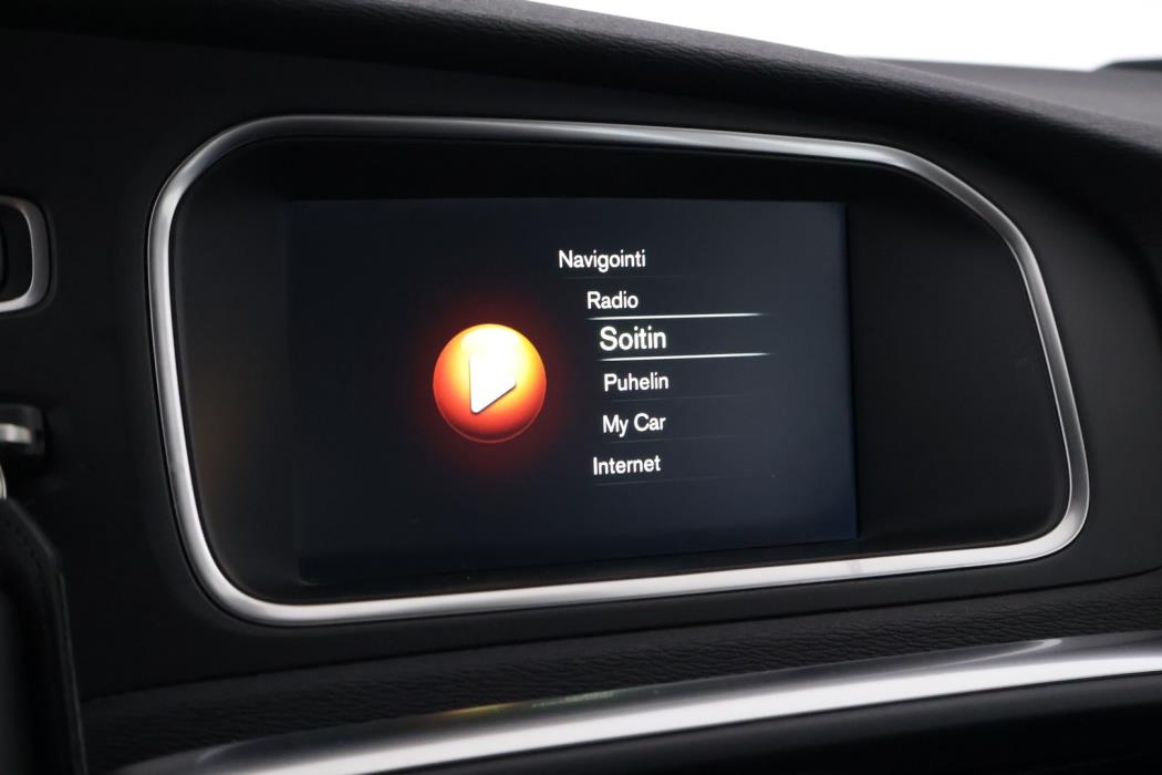 VOLVO V40 2015