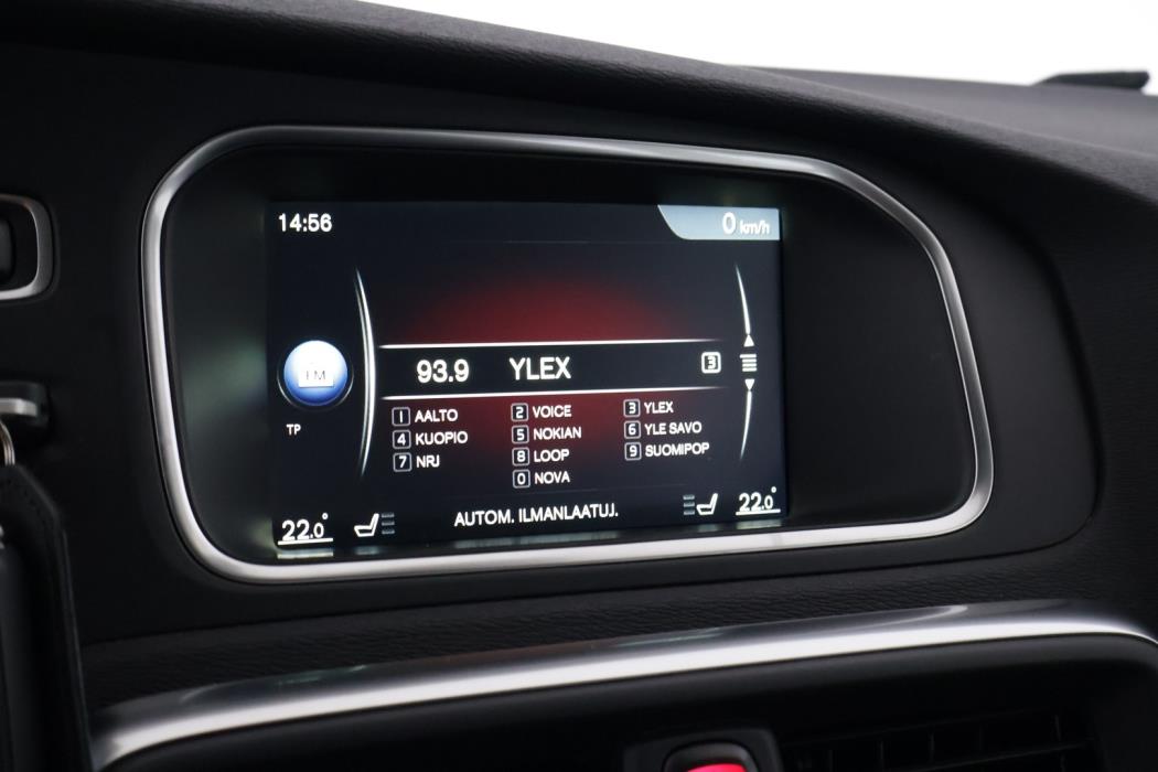 VOLVO V40 2015