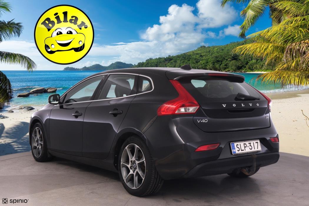 VOLVO V40 2015