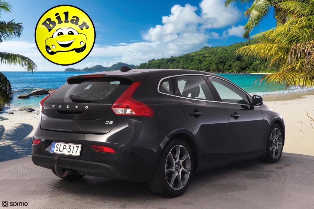 VOLVO V40 2015