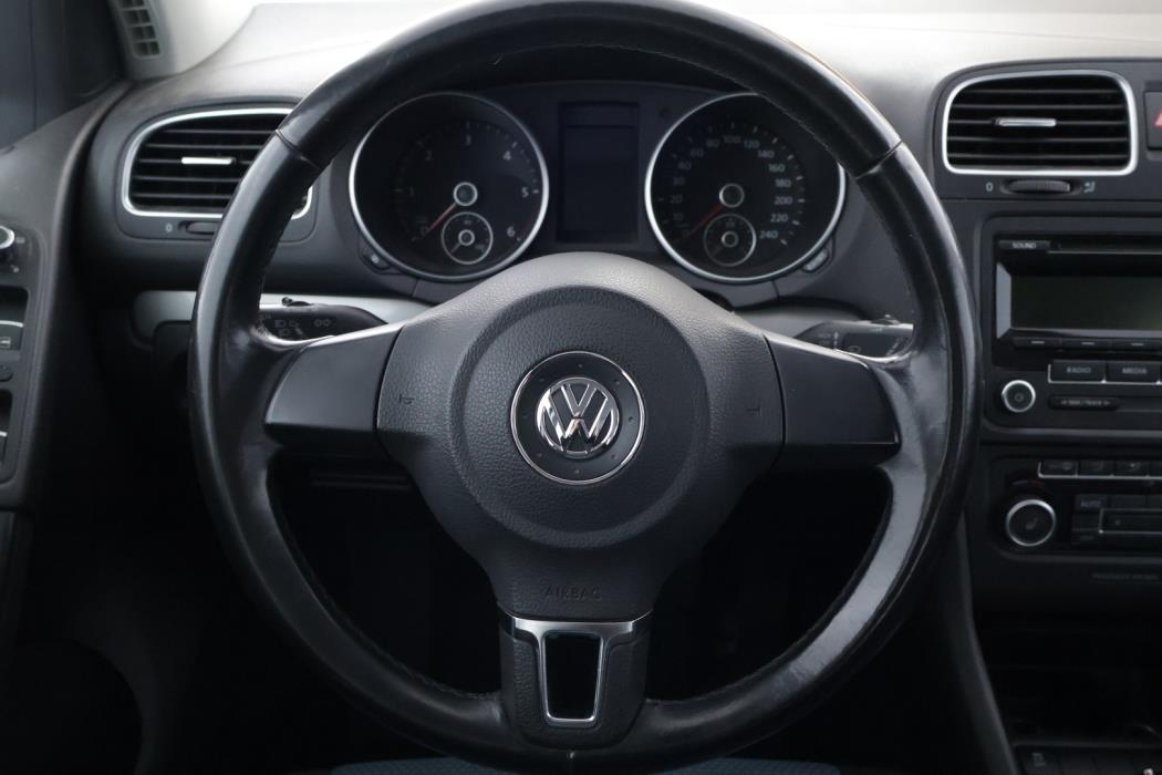 VOLKSWAGEN Golf 2012