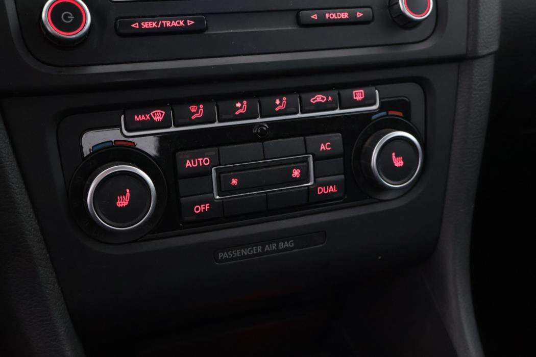 VOLKSWAGEN Golf 2012