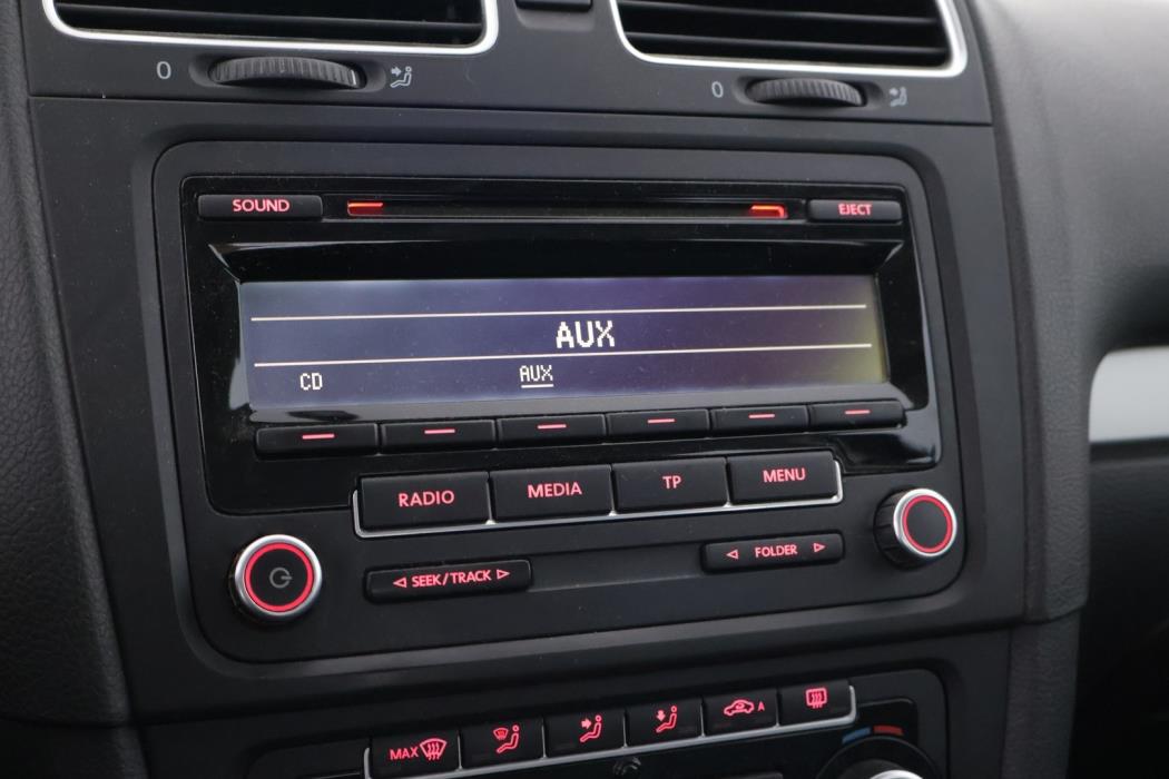 VOLKSWAGEN Golf 2012