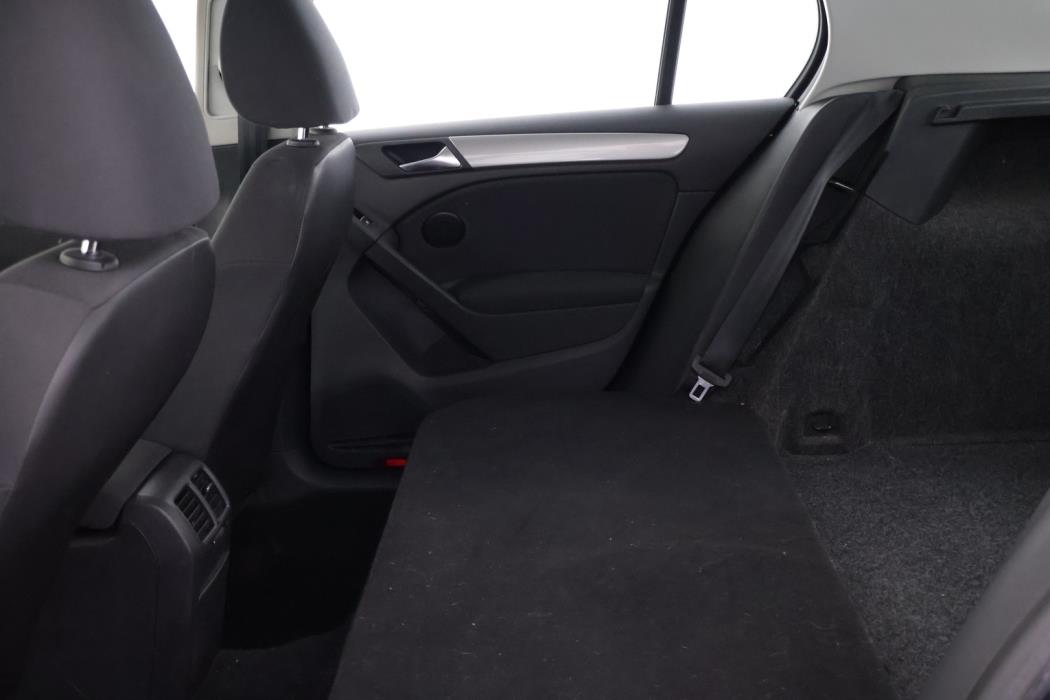 VOLKSWAGEN Golf 2012