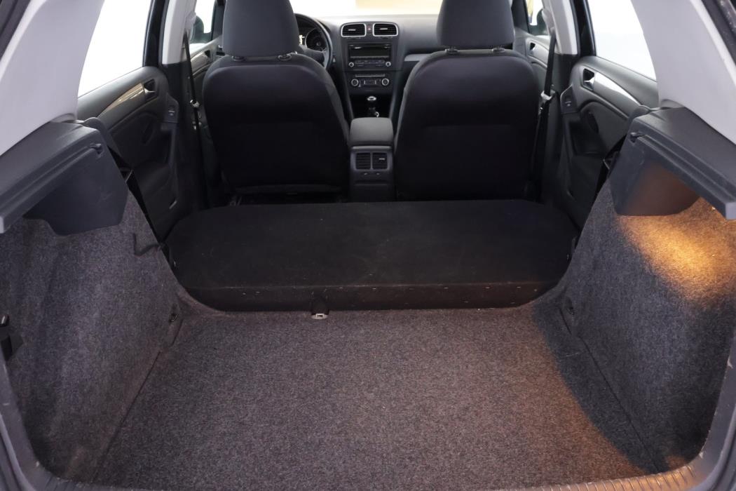 VOLKSWAGEN Golf 2012