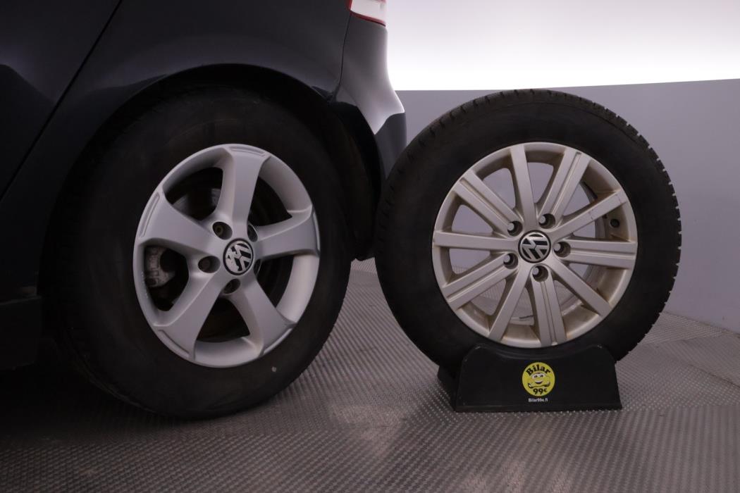 VOLKSWAGEN Golf 2012