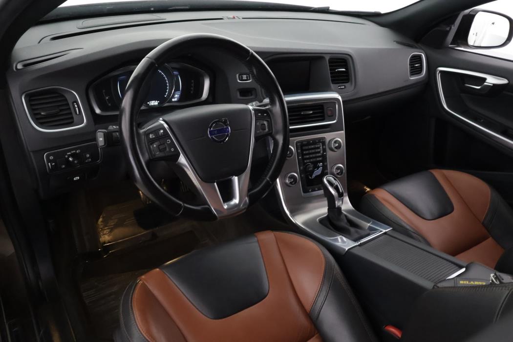 VOLVO V60 Cross Country 2016