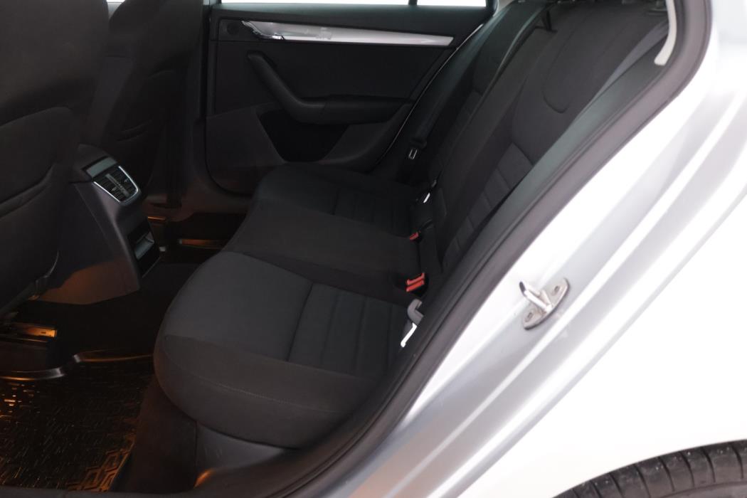 SKODA Octavia 2016