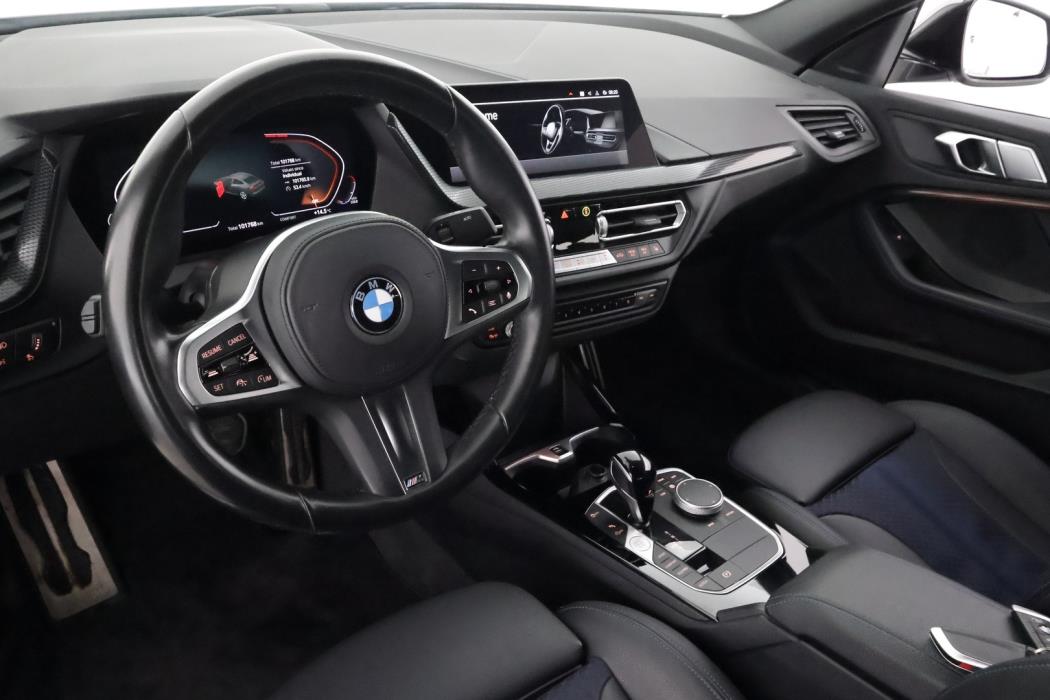 BMW 218 2023