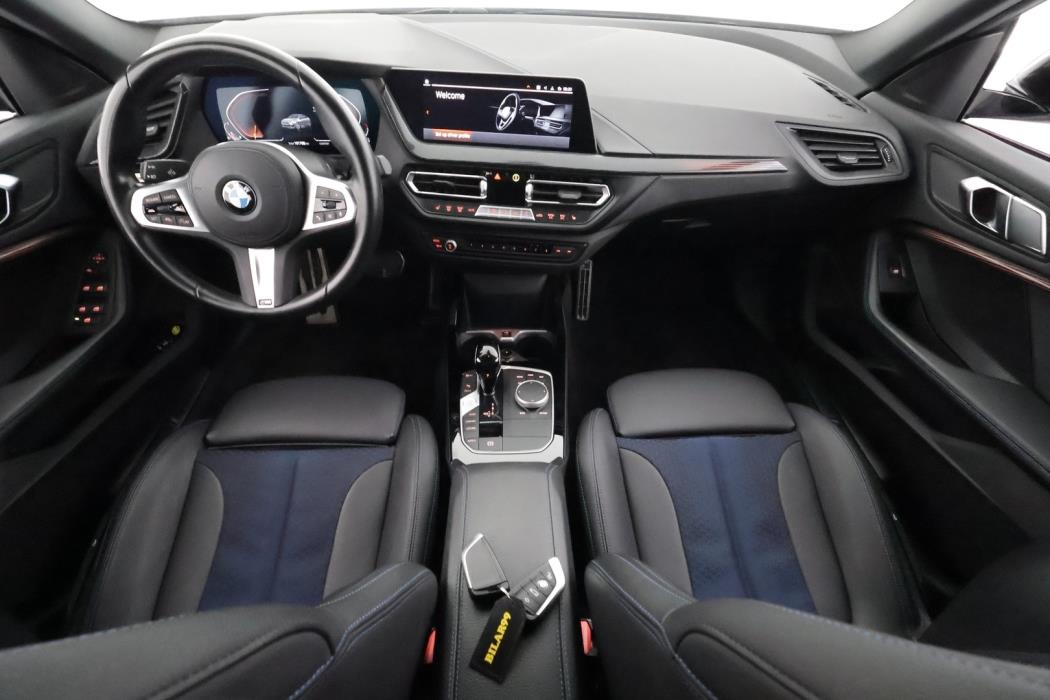 BMW 218 2023