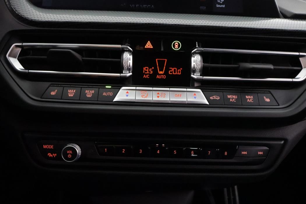 BMW 218 2023