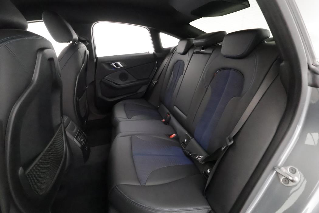 BMW 218 2023
