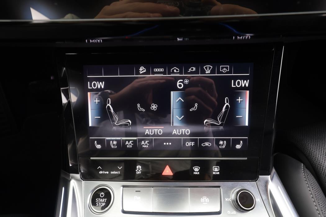 AUDI Q8 E-TRON 2024