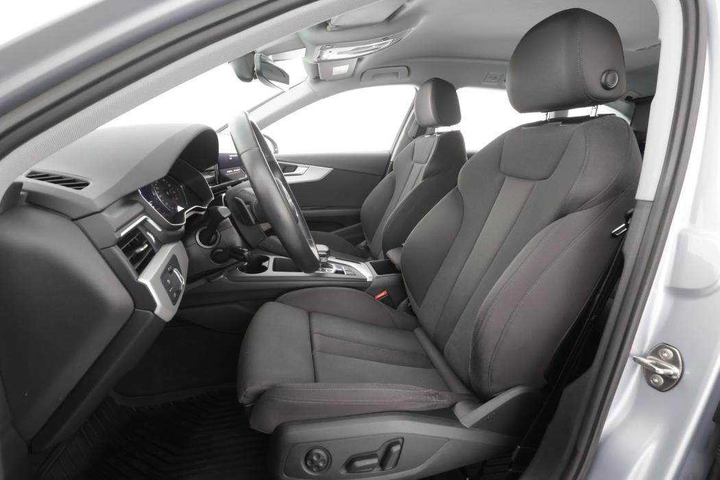 AUDI A4 2021