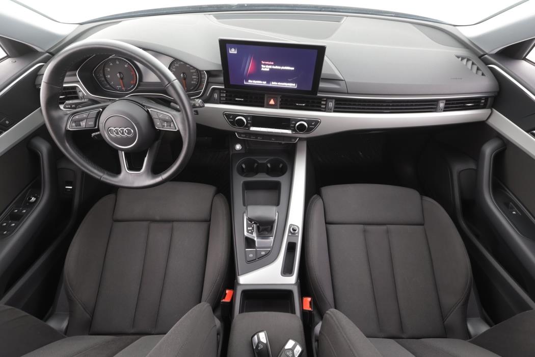 AUDI A4 2021