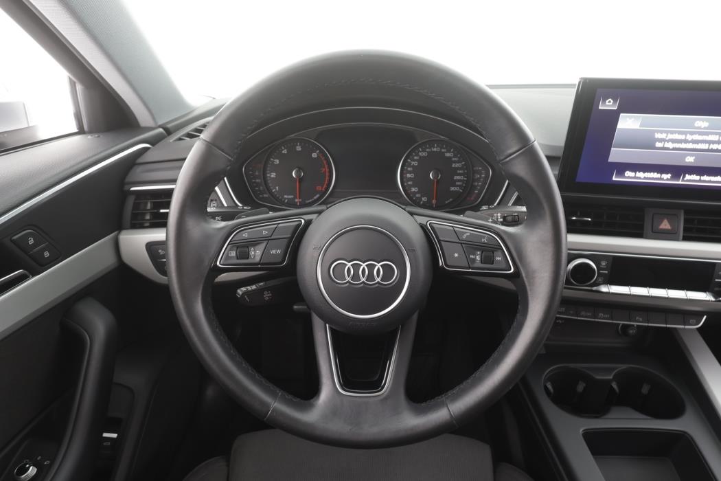 AUDI A4 2021