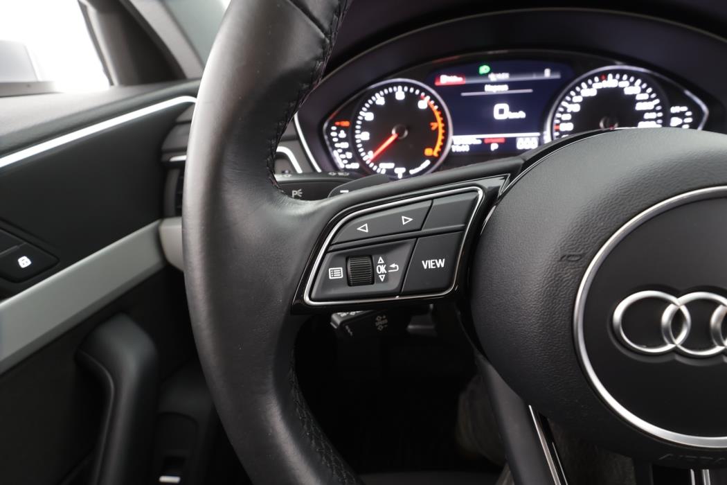 AUDI A4 2021