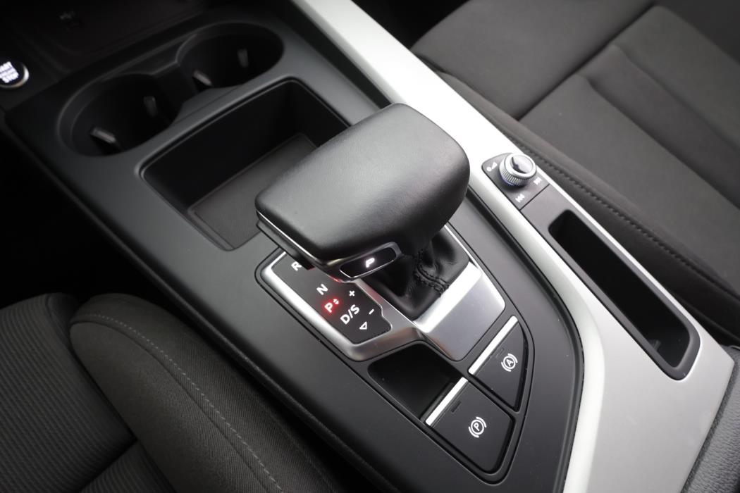 AUDI A4 2021