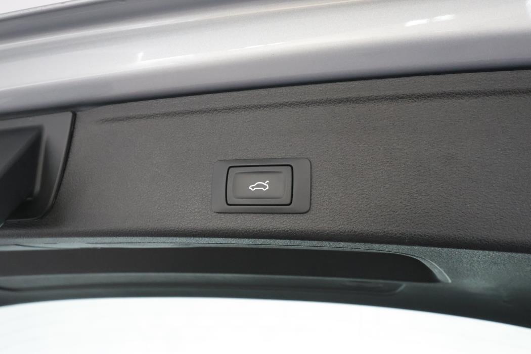 AUDI A4 2021