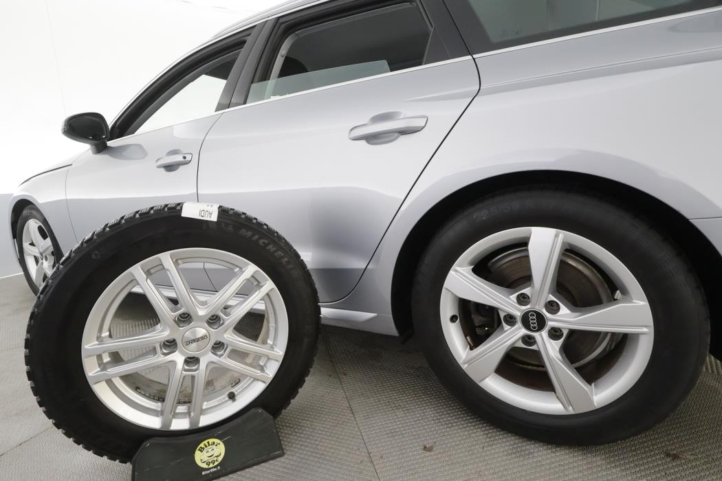 AUDI A4 2021