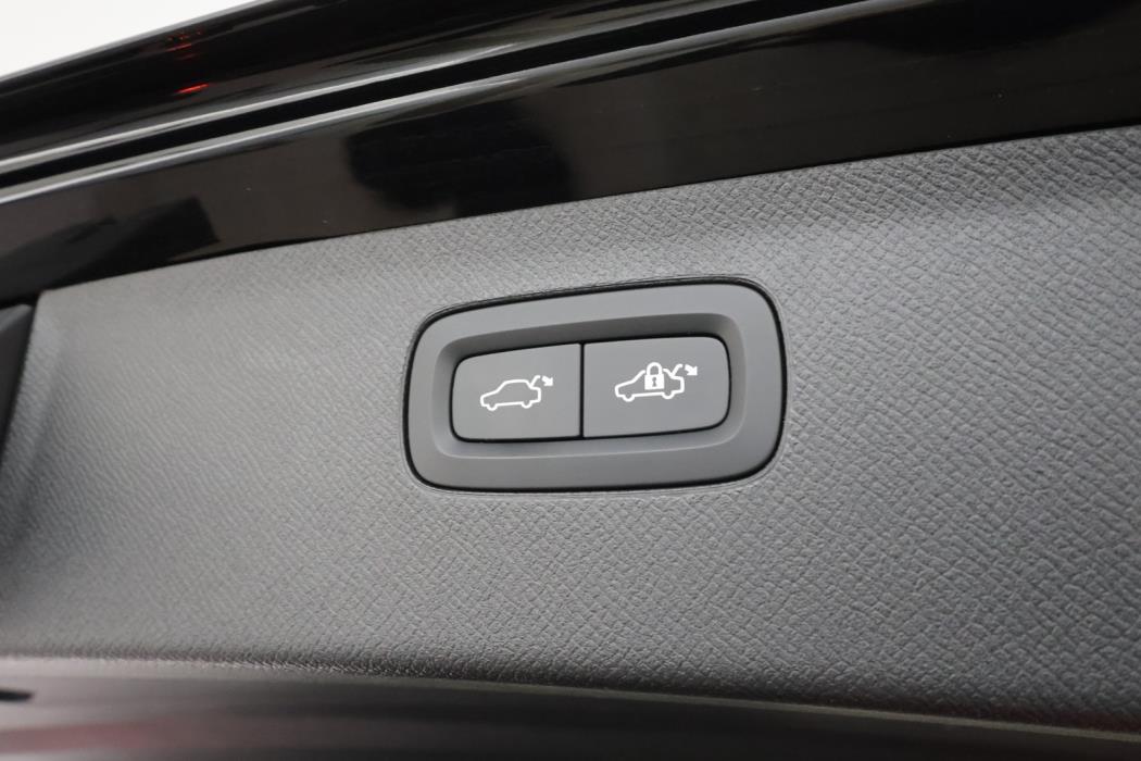 VOLVO XC90 2023