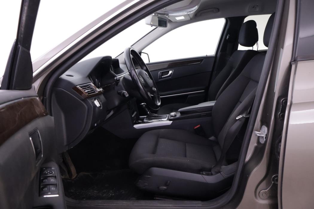 MERCEDES-BENZ E 2010