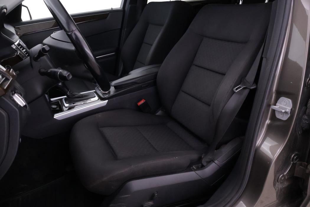 MERCEDES-BENZ E 2010