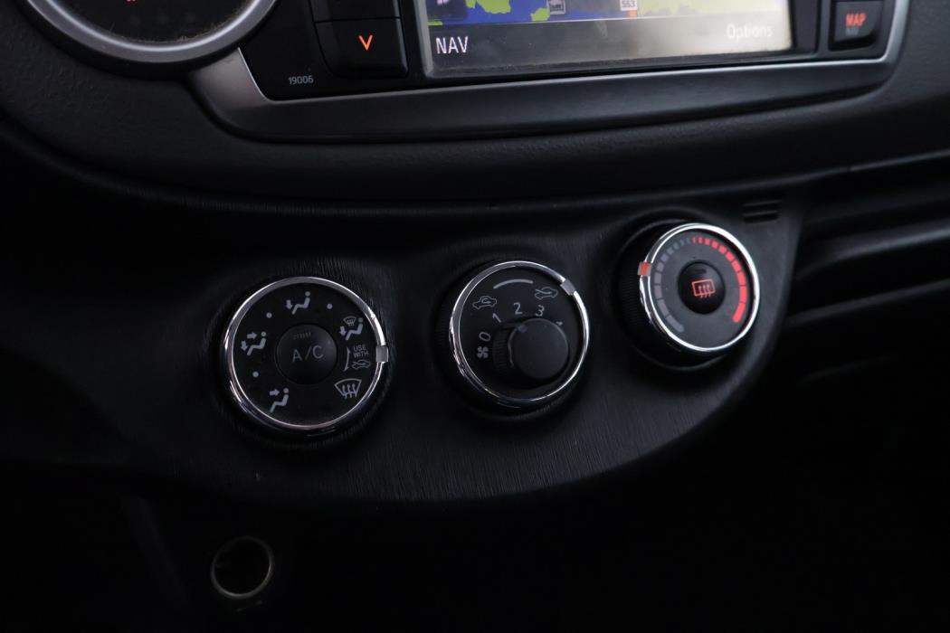 TOYOTA Yaris 2012