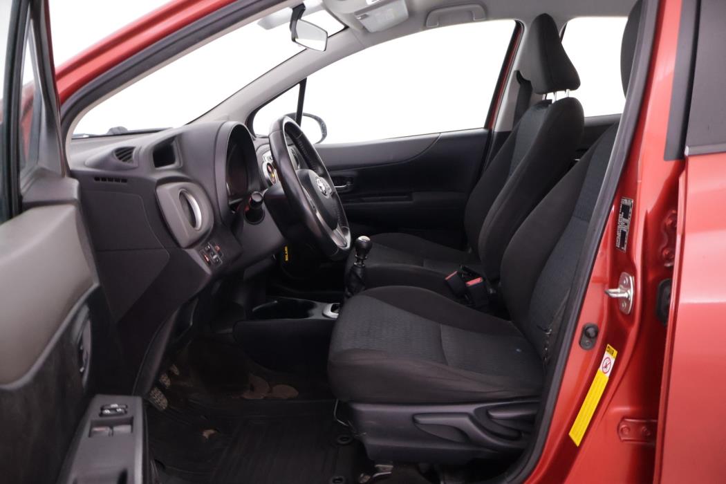 TOYOTA Yaris 2012