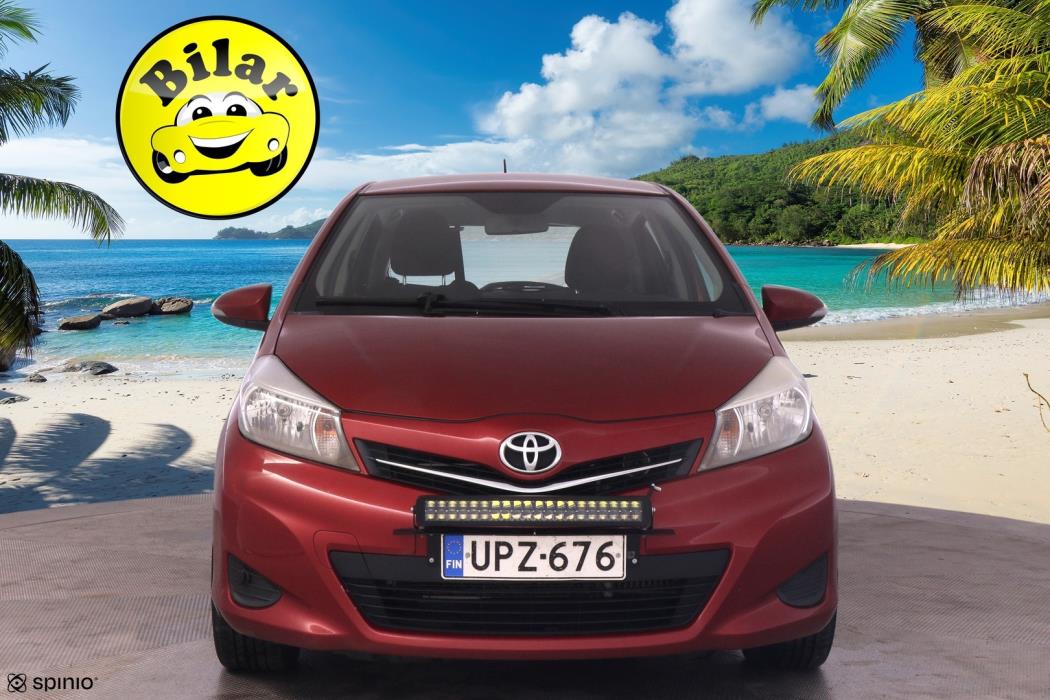 TOYOTA Yaris 2012