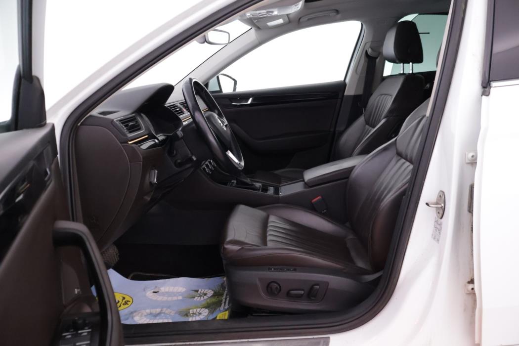 SKODA Superb 2016