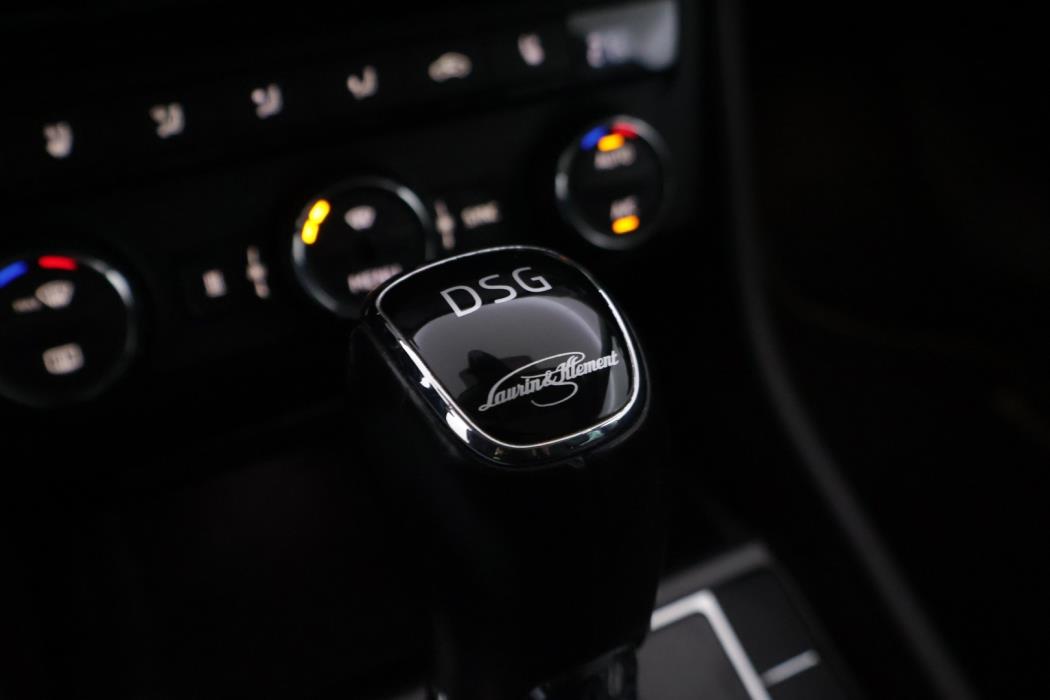 SKODA Superb 2016