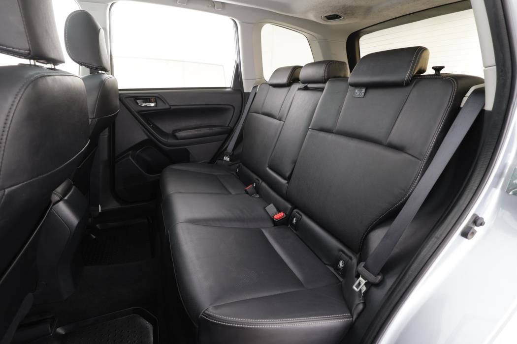 SUBARU Forester 2015