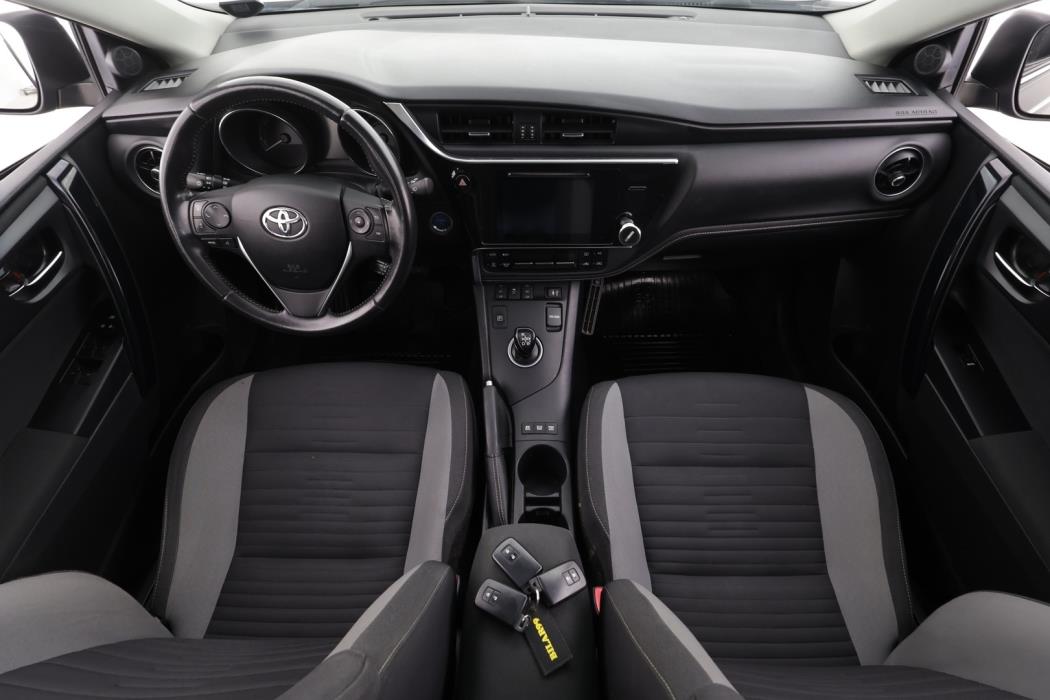TOYOTA Auris 2016