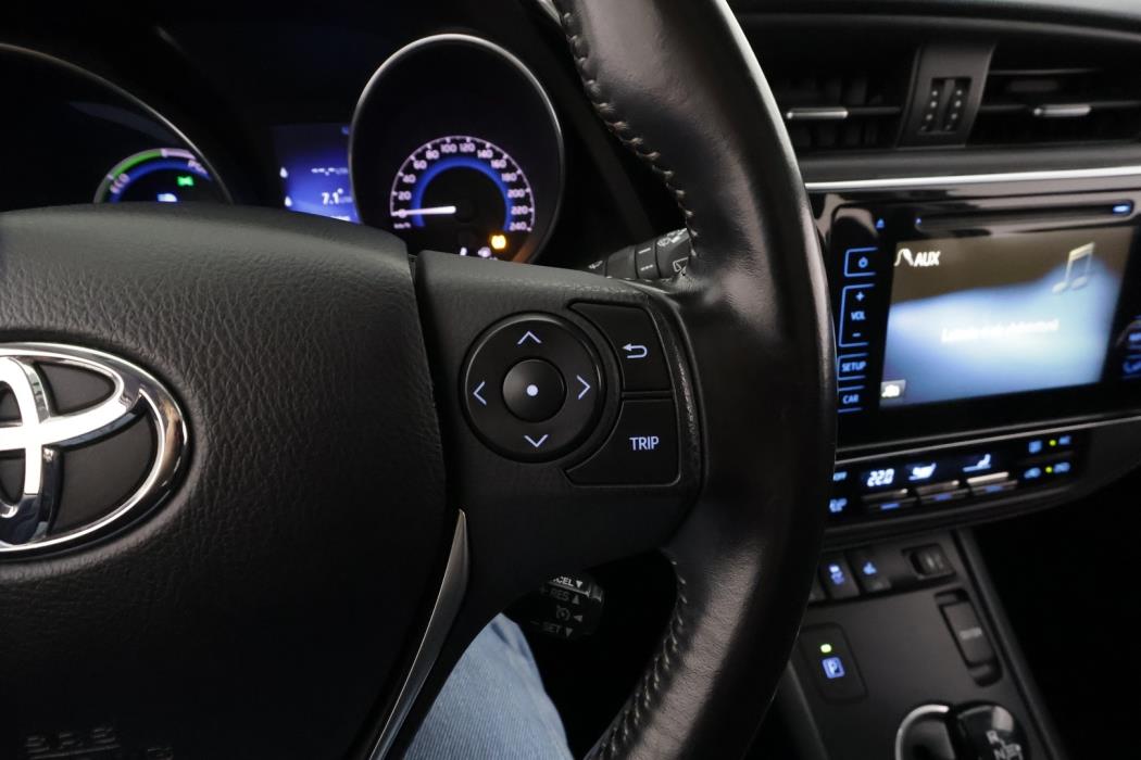 TOYOTA Auris 2016