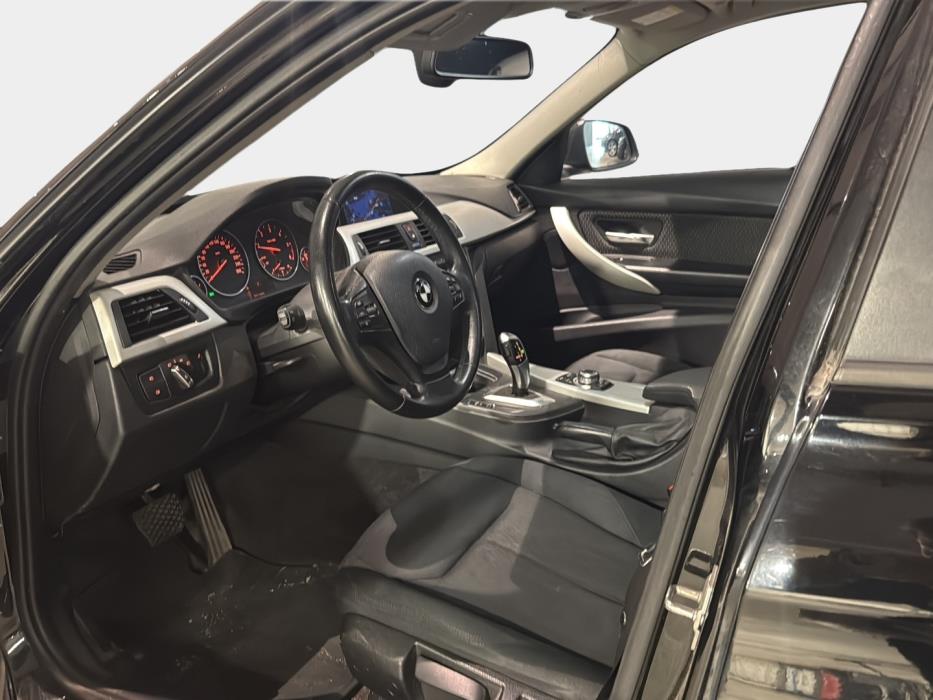 BMW 318 2013