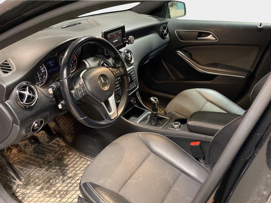 MERCEDES-BENZ A 2013