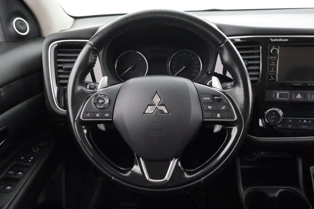 MITSUBISHI Outlander 2016