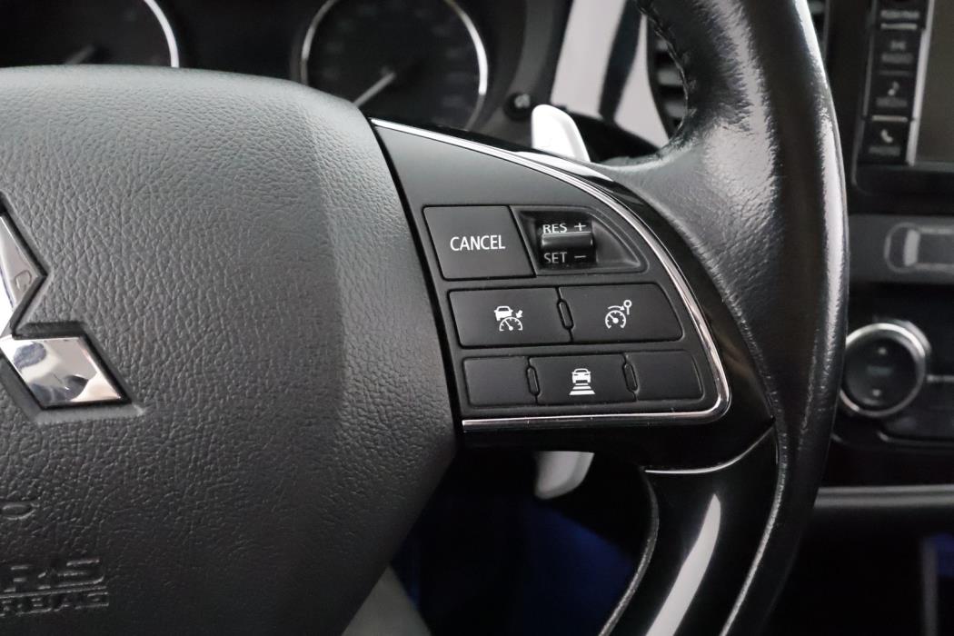 MITSUBISHI Outlander 2016