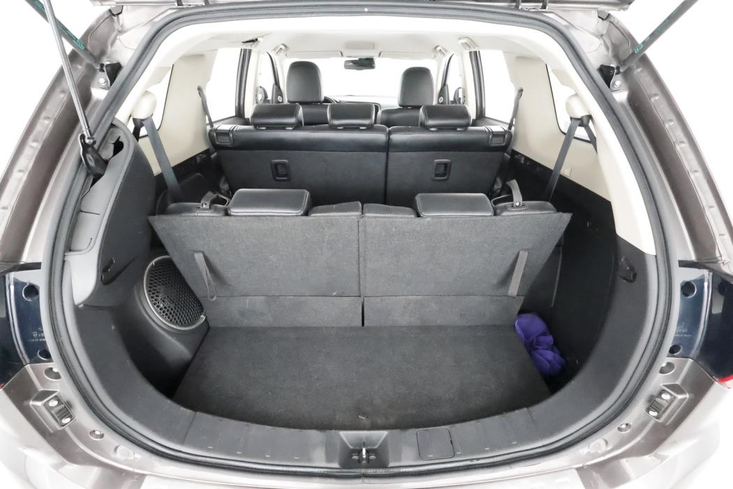 MITSUBISHI Outlander 2016