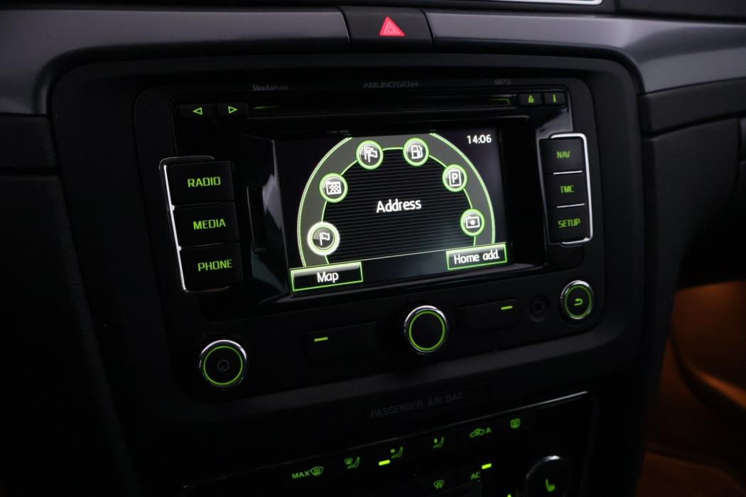 SKODA Superb 2012