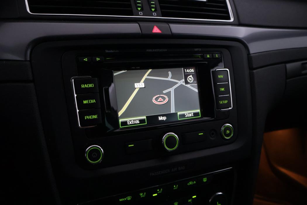 SKODA Superb 2012