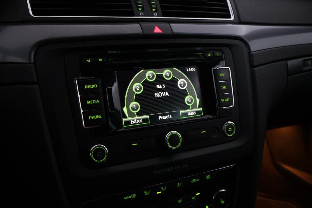 SKODA Superb 2012