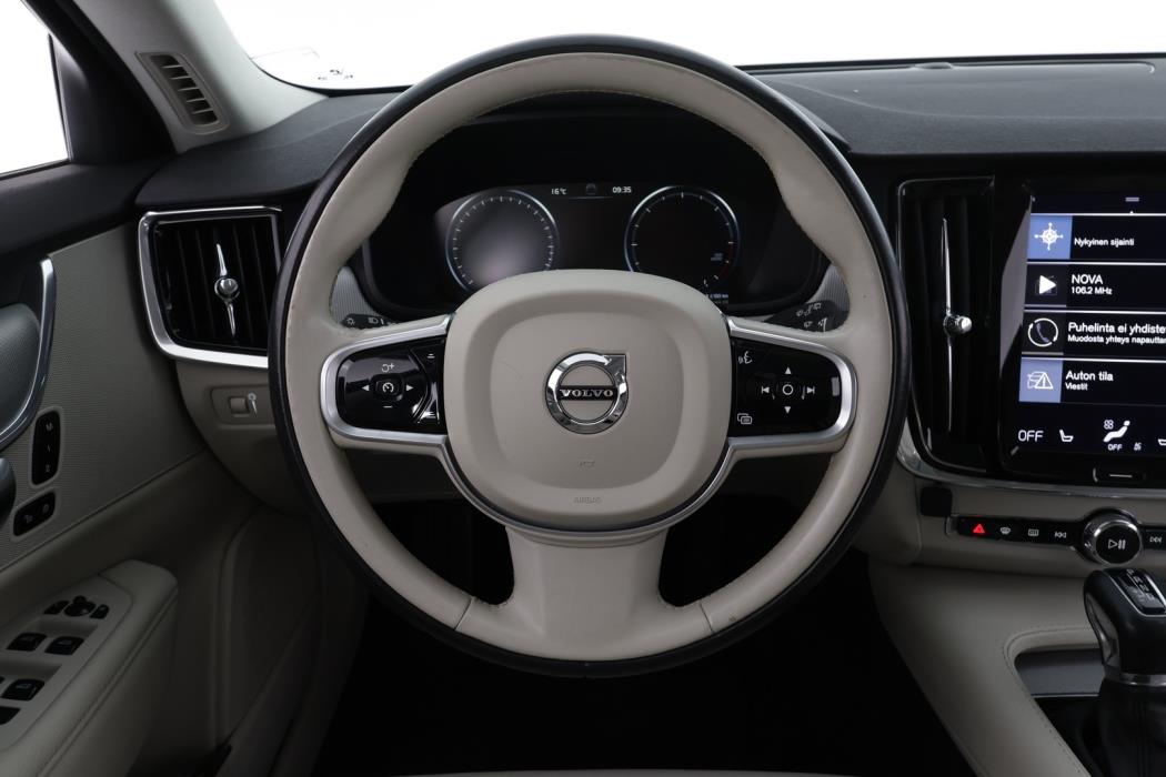 VOLVO V90 Cross Country 2017