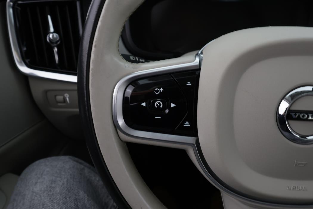 VOLVO V90 Cross Country 2017