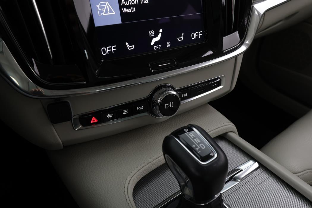 VOLVO V90 Cross Country 2017