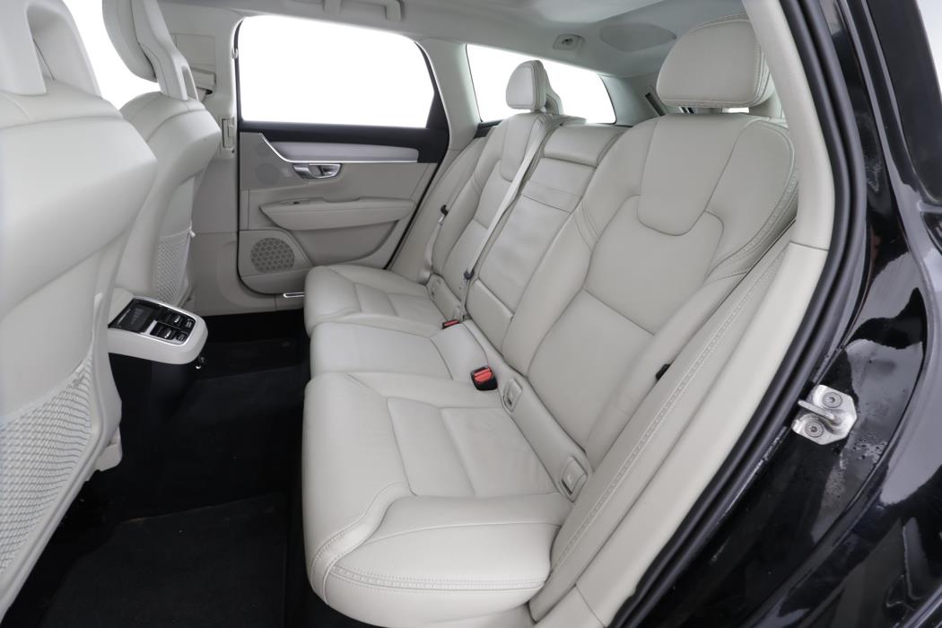 VOLVO V90 Cross Country 2017